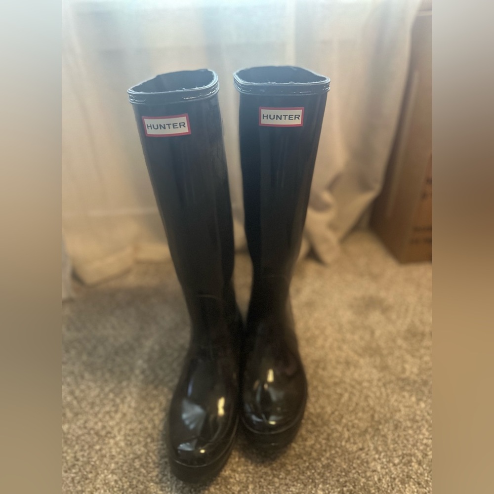 Like new black hunter rain boots
